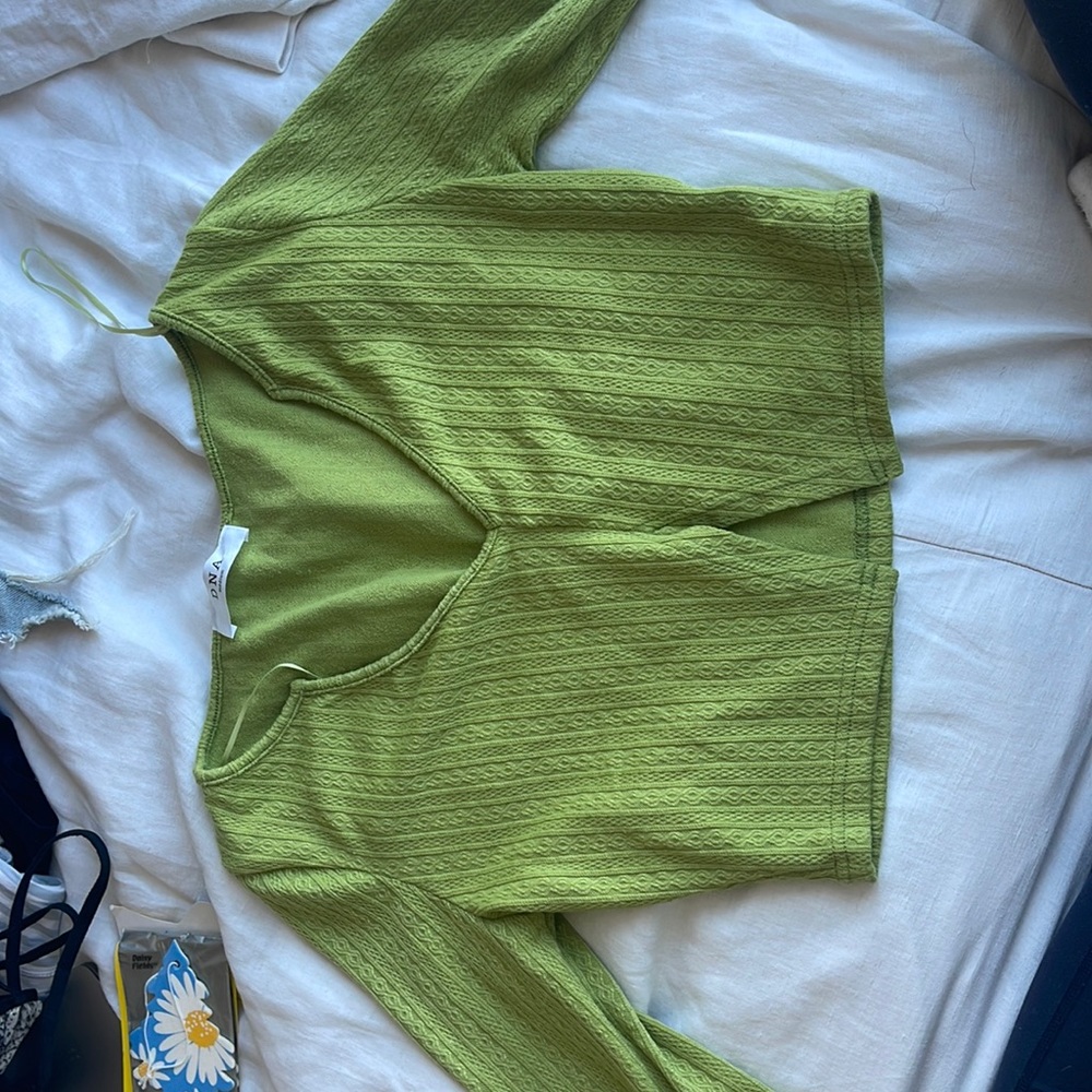 Green long sleeve v-neck